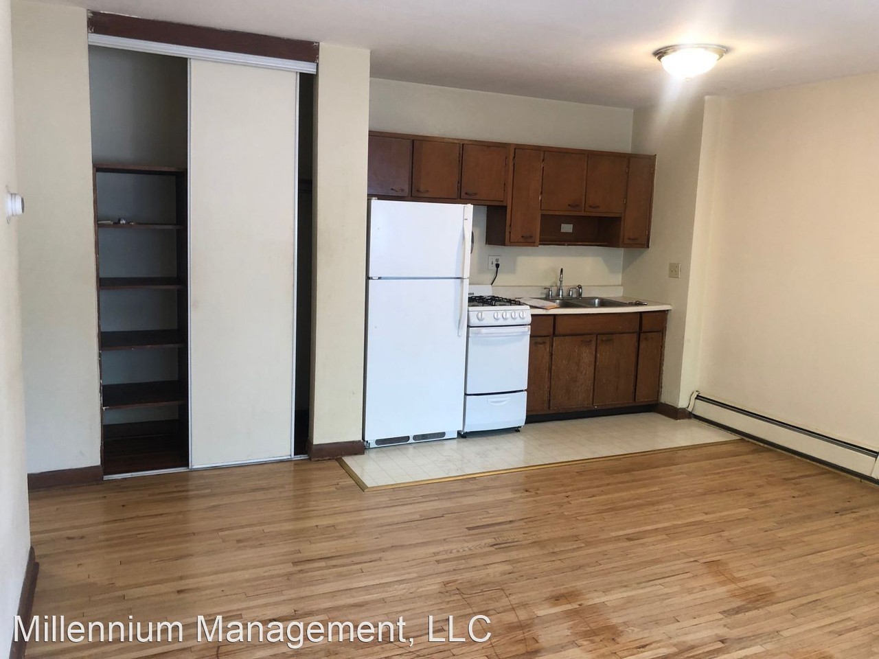 327 University Ave SE - Photo 2 of 35