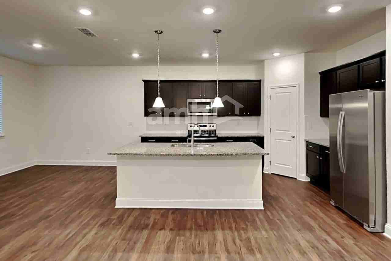 561 Summit View Ln - Photo 3 of 42