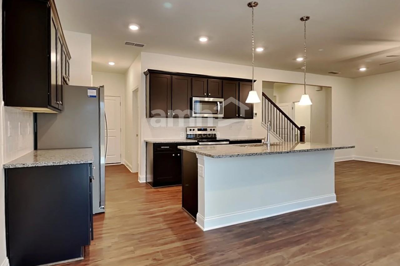 569 Summit View Ln - Photo 3 of 38