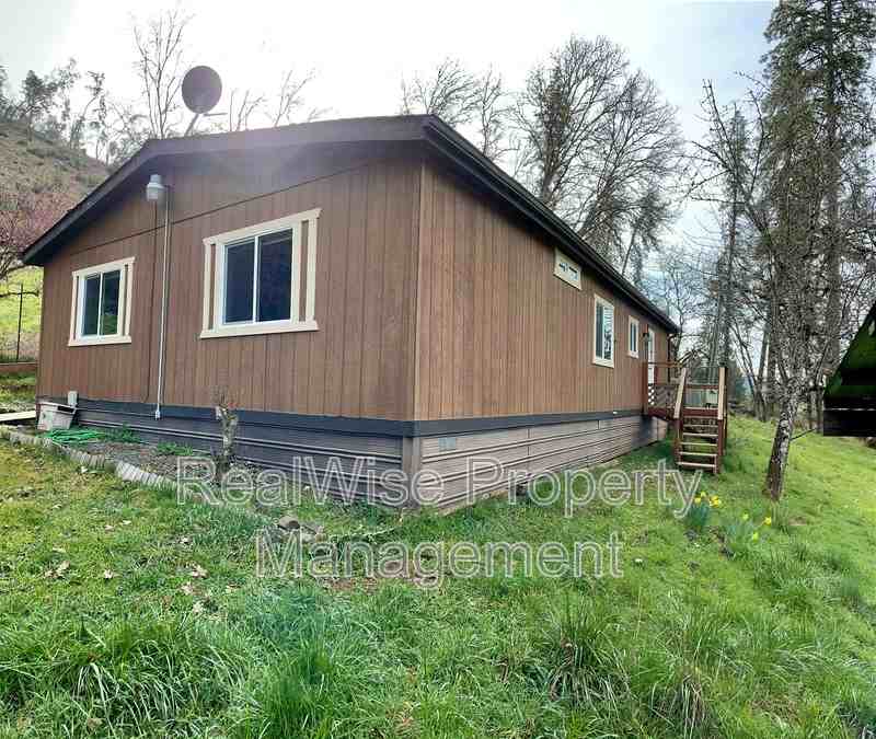 308 Shakemill Rd - Photo 2 of 21