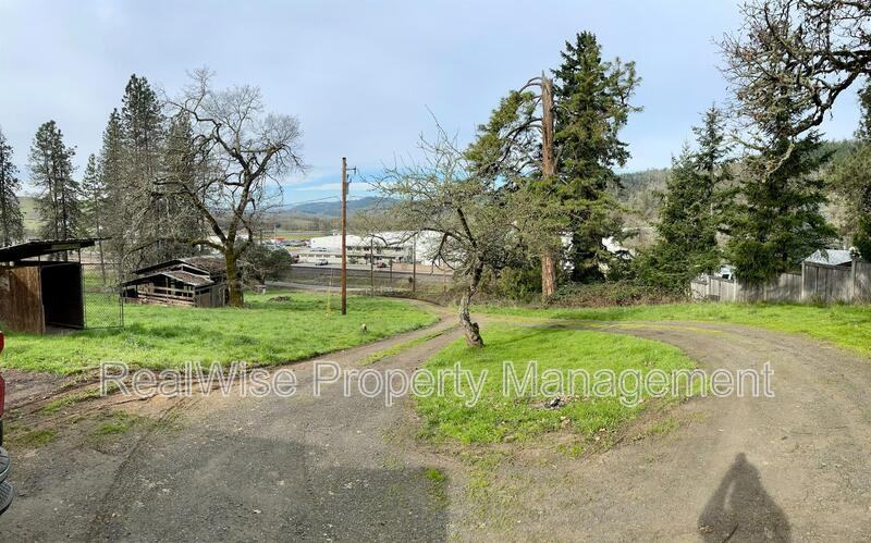 308 Shakemill Rd - Photo 3 of 21