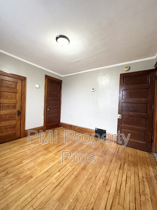 1010B S 26th St - Photo 3 of 9