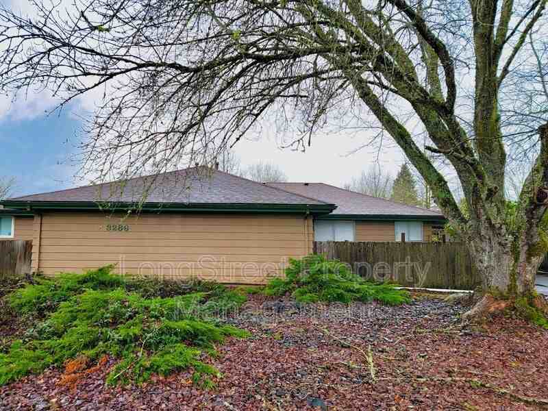 3286 Ne Lancaster St #3 - Photo 2 of 26