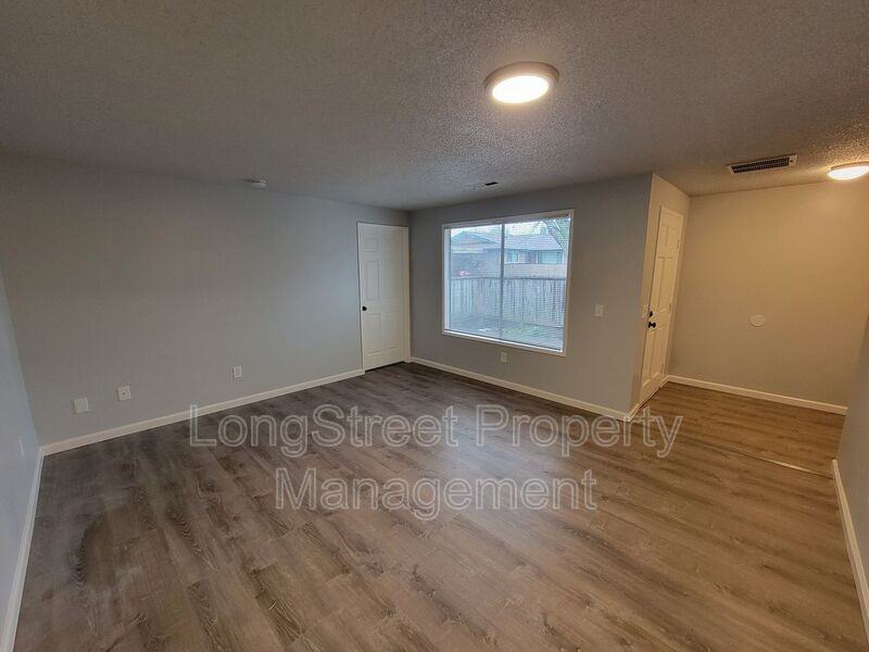 3286 Ne Lancaster St #3 - Photo 4 of 26