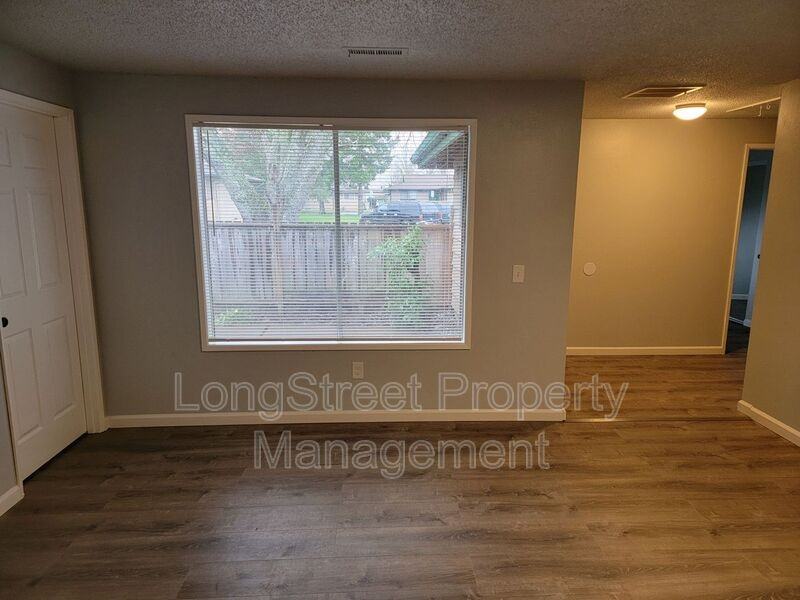 3286 Ne Lancaster St #3 - Photo 5 of 26