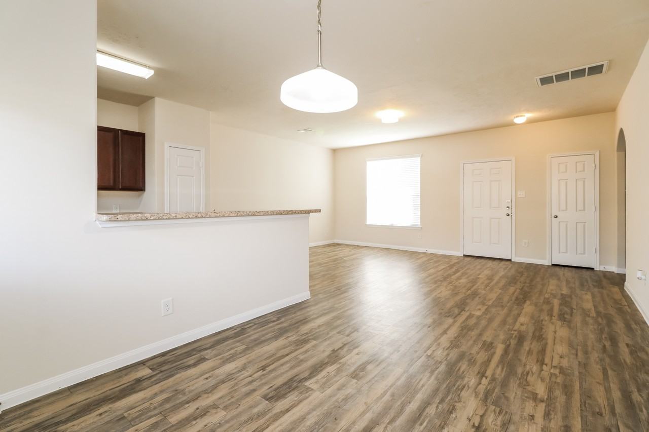 9731 Cira Ct - Photo 3 of 13