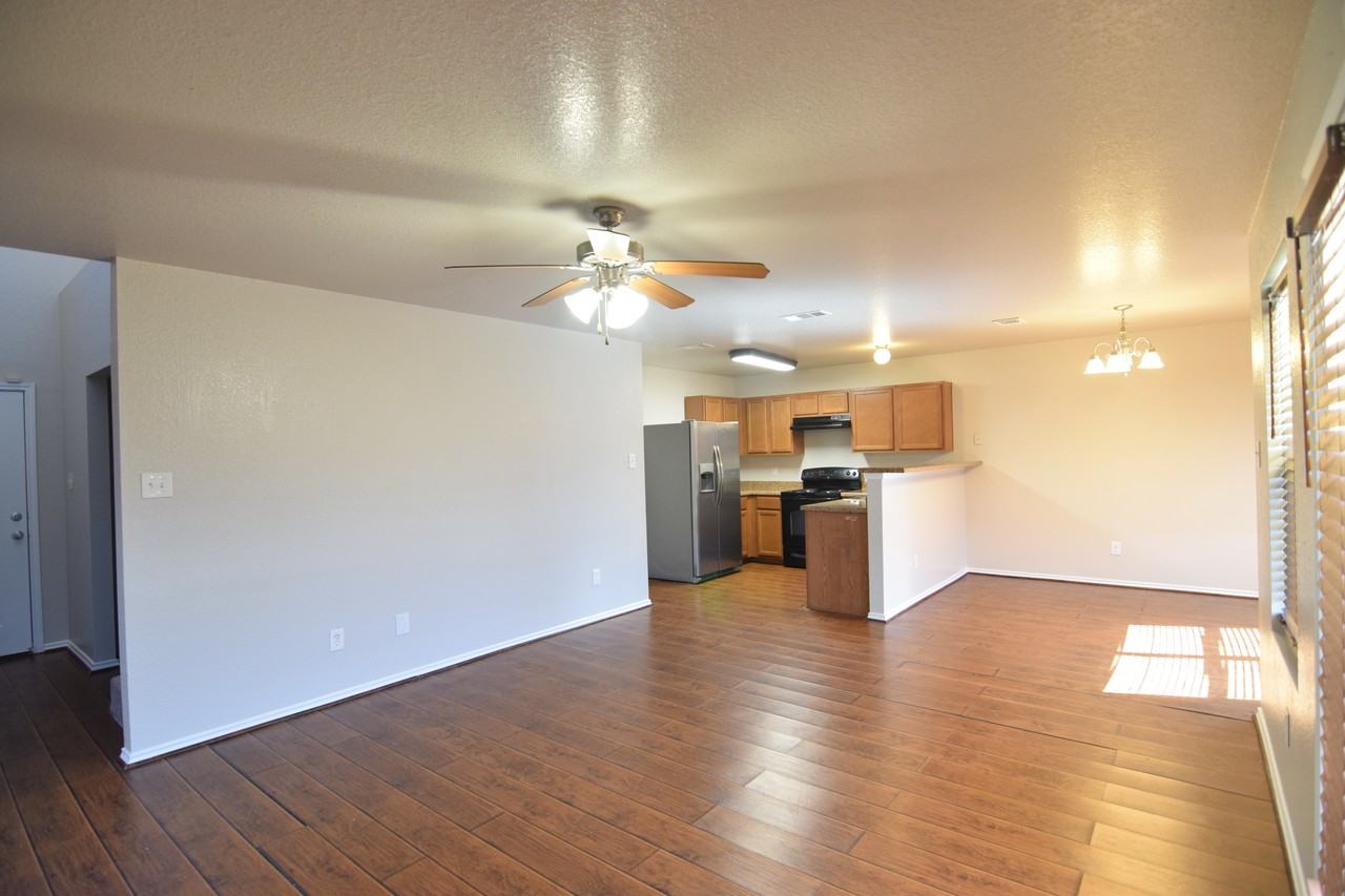 3302 Regency Dr - Photo 6 of 19