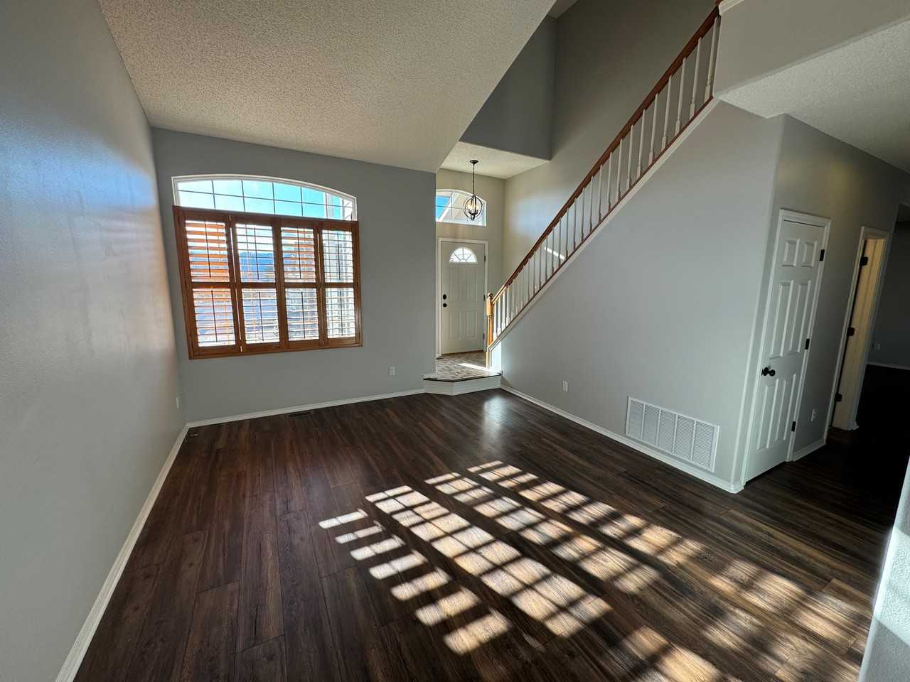 2435 Calistoga Dr - Photo 2 of 14