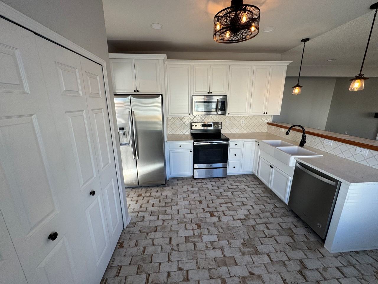 2435 Calistoga Dr - Photo 5 of 14