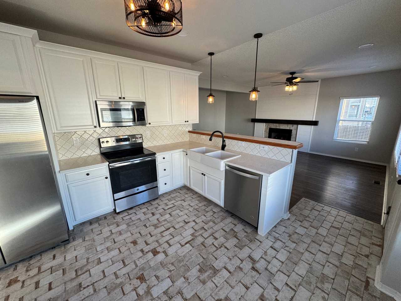 2435 Calistoga Dr - Photo 6 of 14