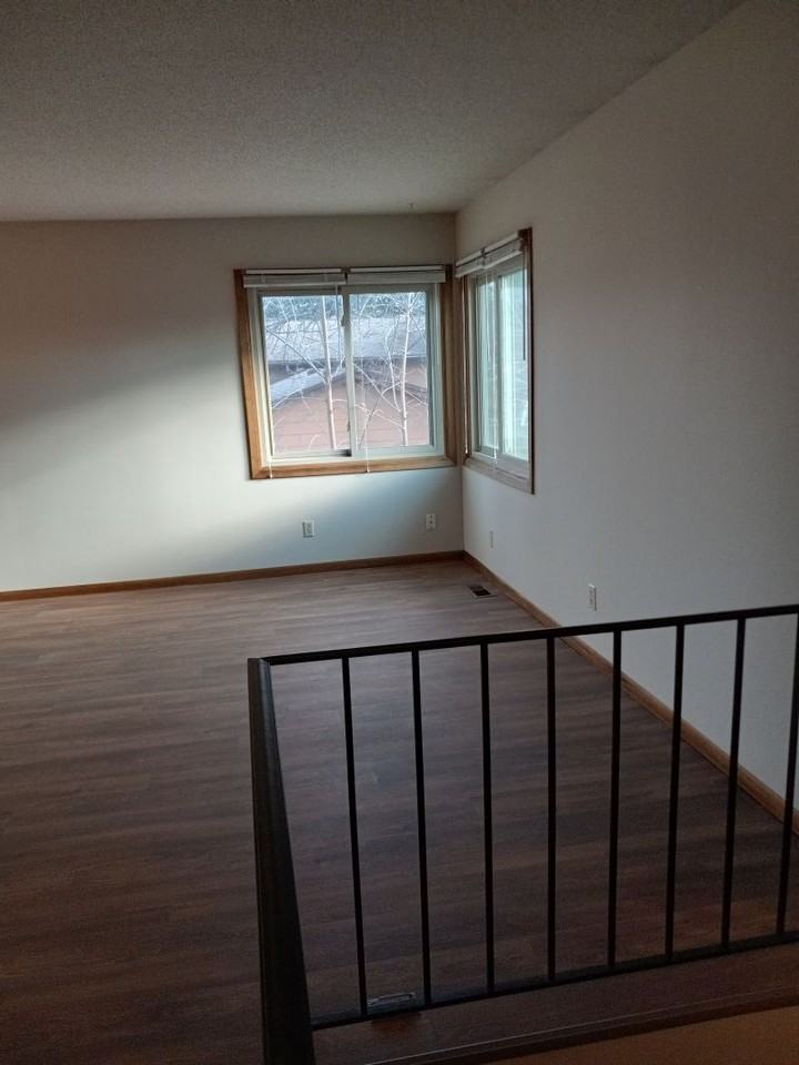 11644 57th St Ne - Photo 3 of 15