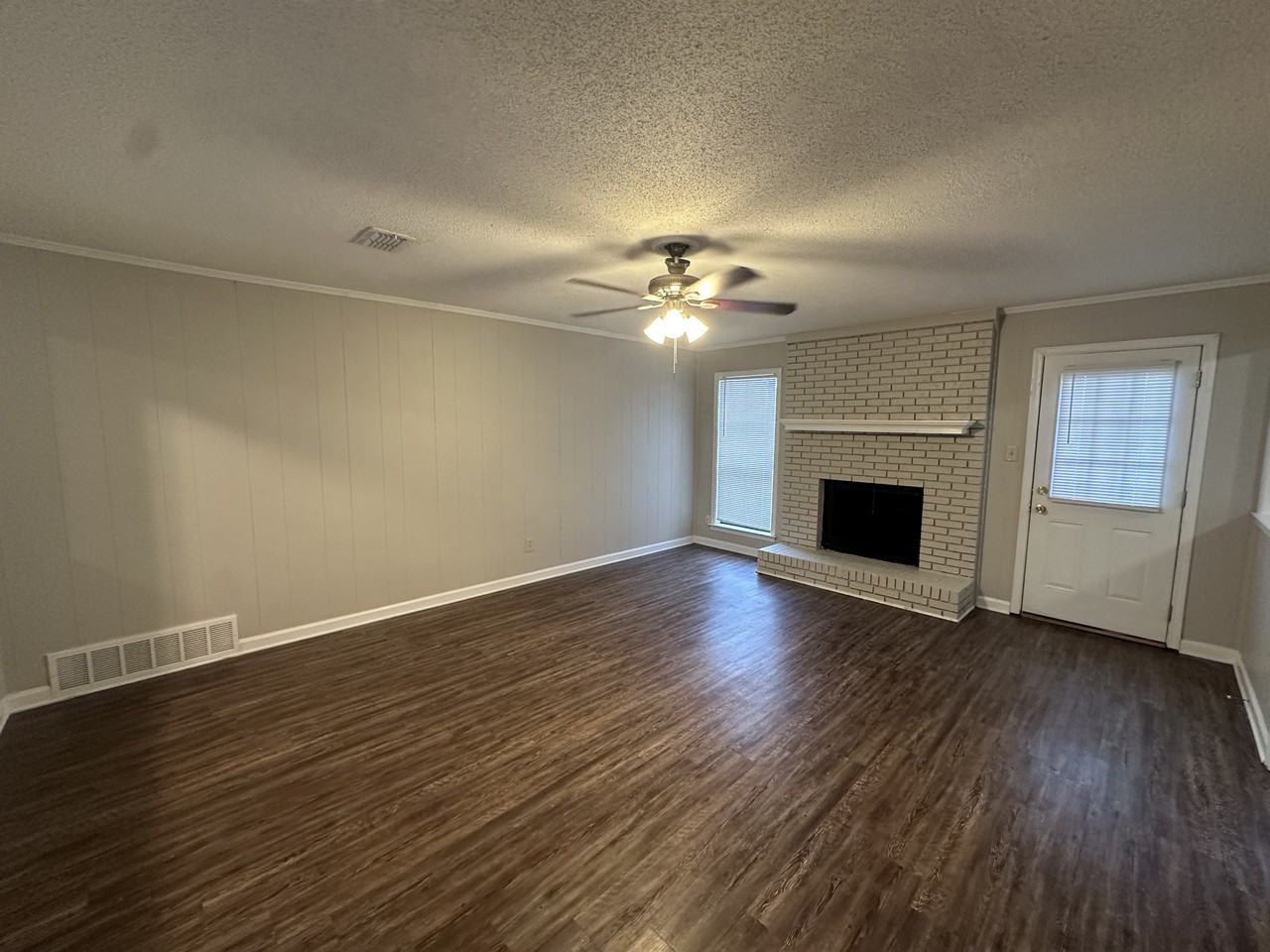 5555 Yale Rd - Photo 2 of 13