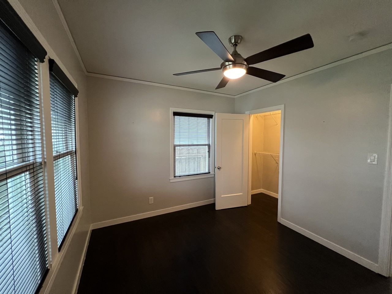 3432 6th Ave - Photo 3 of 11