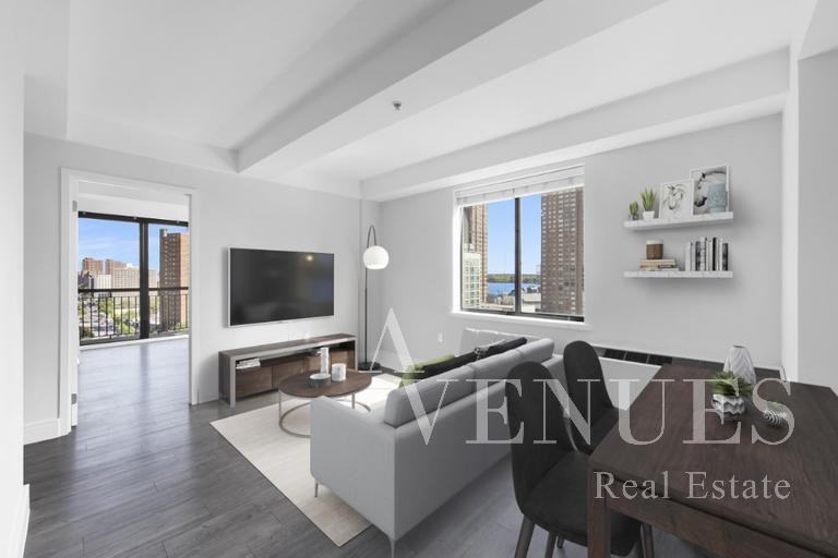 E 91st St 1304, New York, NY 10128 2 Bedroom Apartment for 4,854
