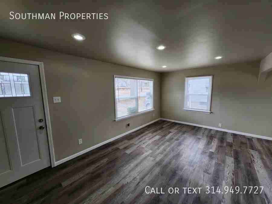 7939 Madison Dr - Photo 3 of 12