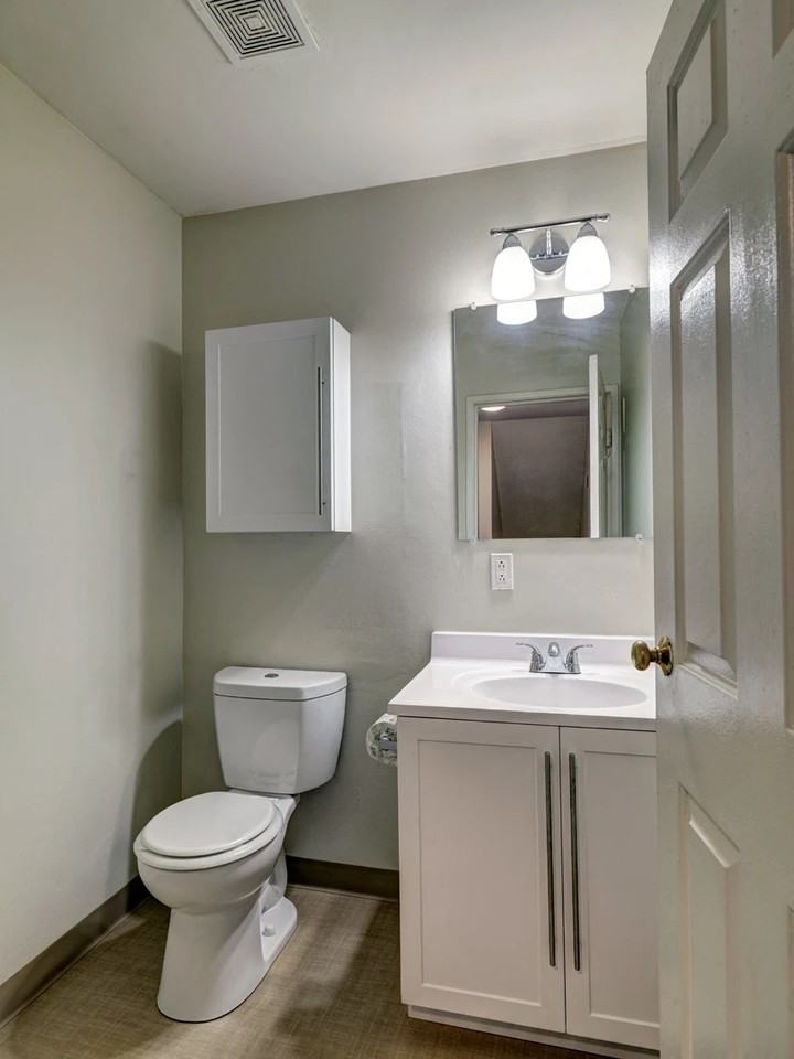 Chapman House - Photo 7 of 22