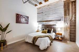 featured image of 1667 Snelling Ave N