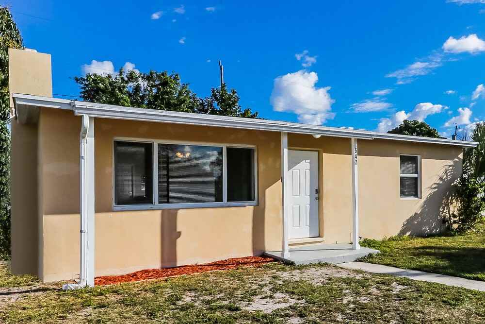 647 Beech Rd - Photo 3 of 16