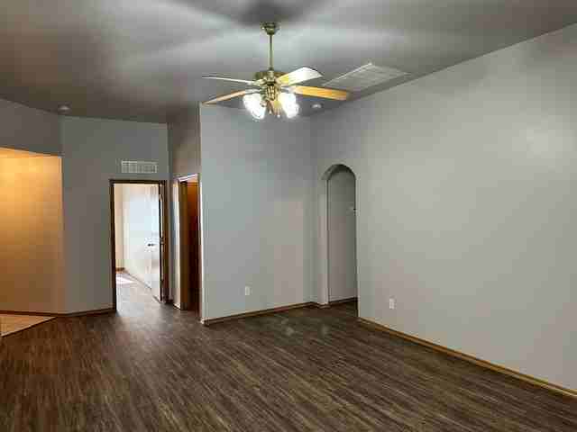 2005 Southeast 7th Court - Photo 5 of 23