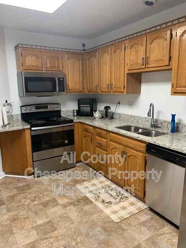 949 Whispering Ridge Ln - Photo 4 of 18