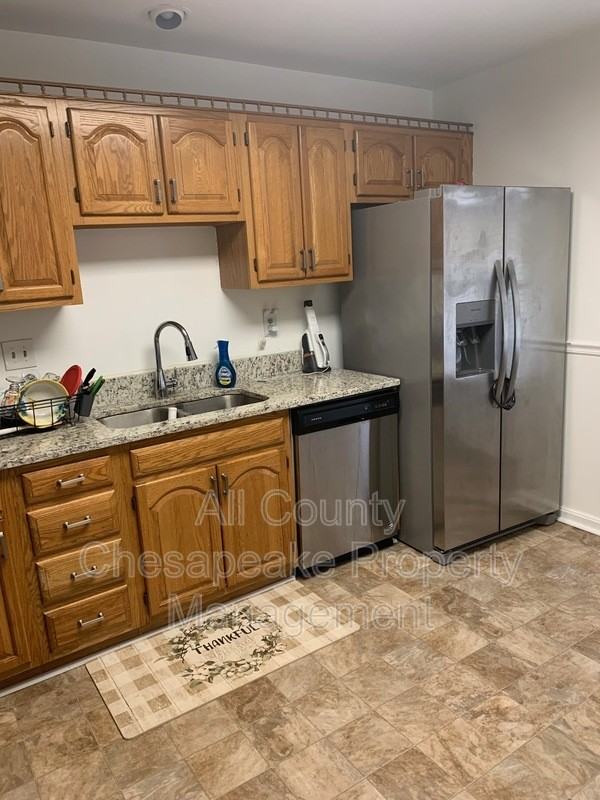 949 Whispering Ridge Ln - Photo 5 of 18