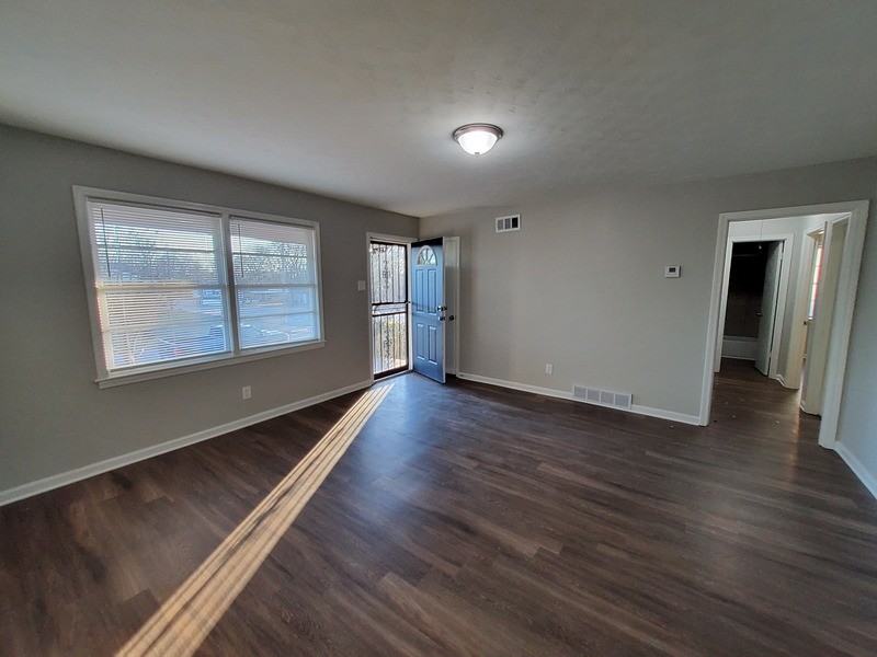 2400 Perry Cv - Photo 2 of 19