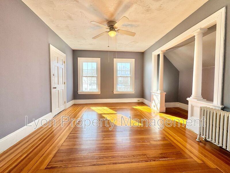 1309 Smith St #3rdFL - Photo 2 of 10