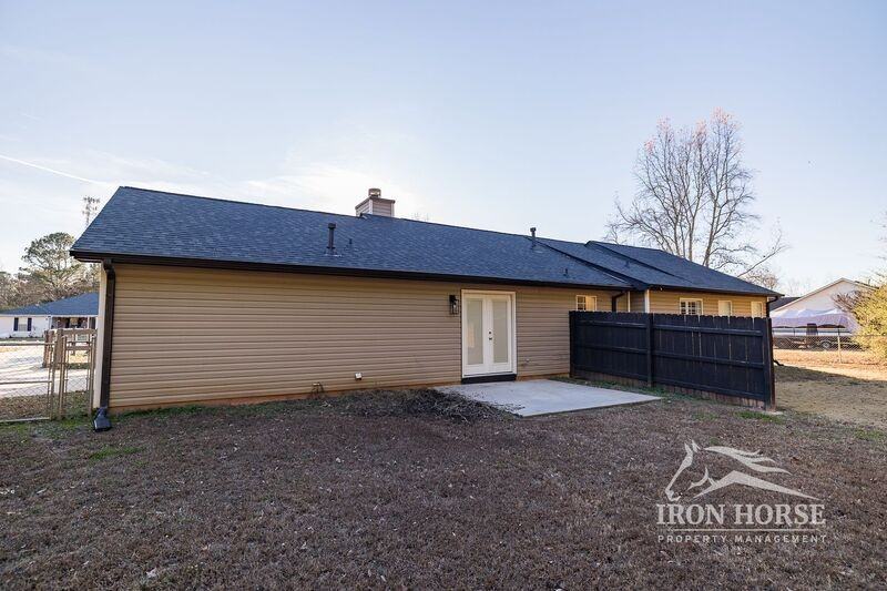 1030 Hunter Trl - Photo 5 of 28