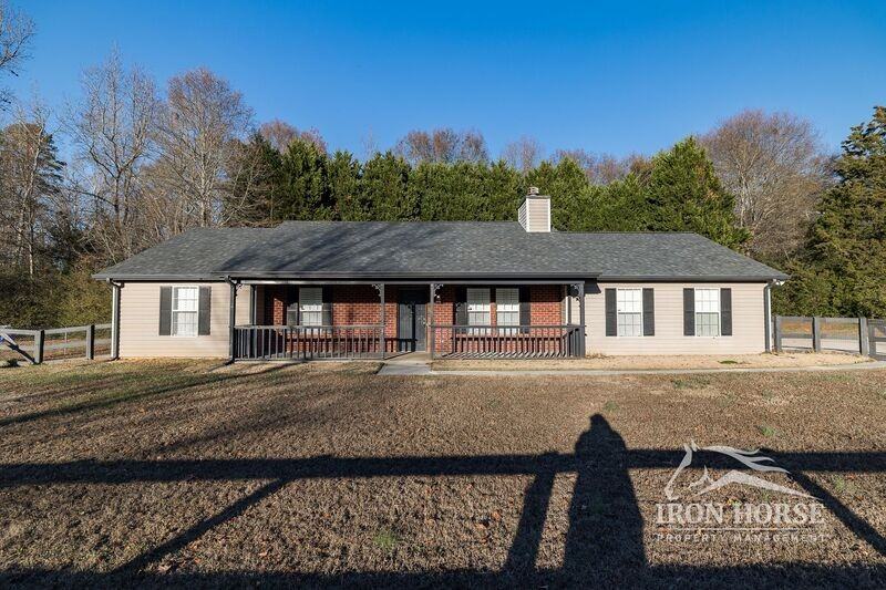 1030 Hunter Trl - Photo 7 of 28