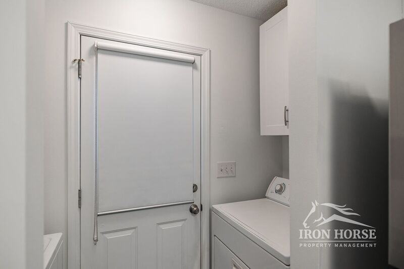 1305 Cedar Shoals Dr #401 - Photo 6 of 17