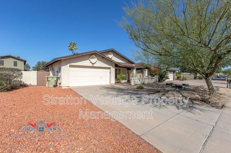 6308 W Paradise Ln - Photo 2 of 45