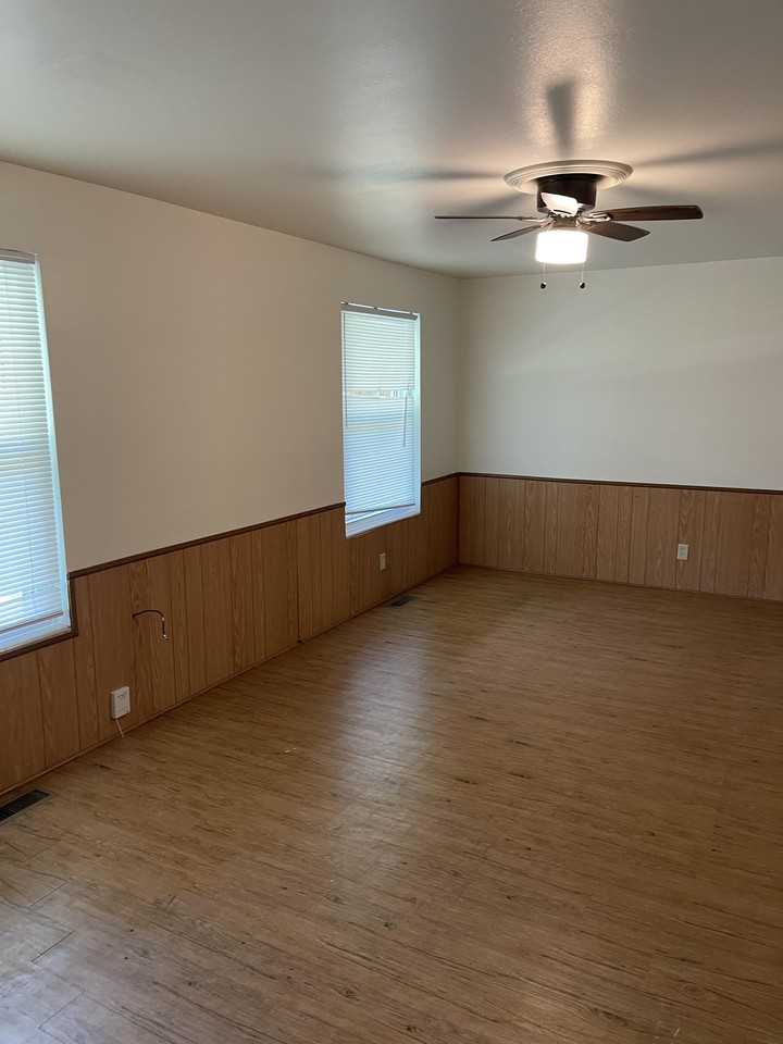 1805 Westridge Drive - Photo 2 of 8