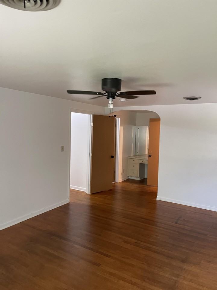 1805 Westridge Drive - Photo 3 of 8