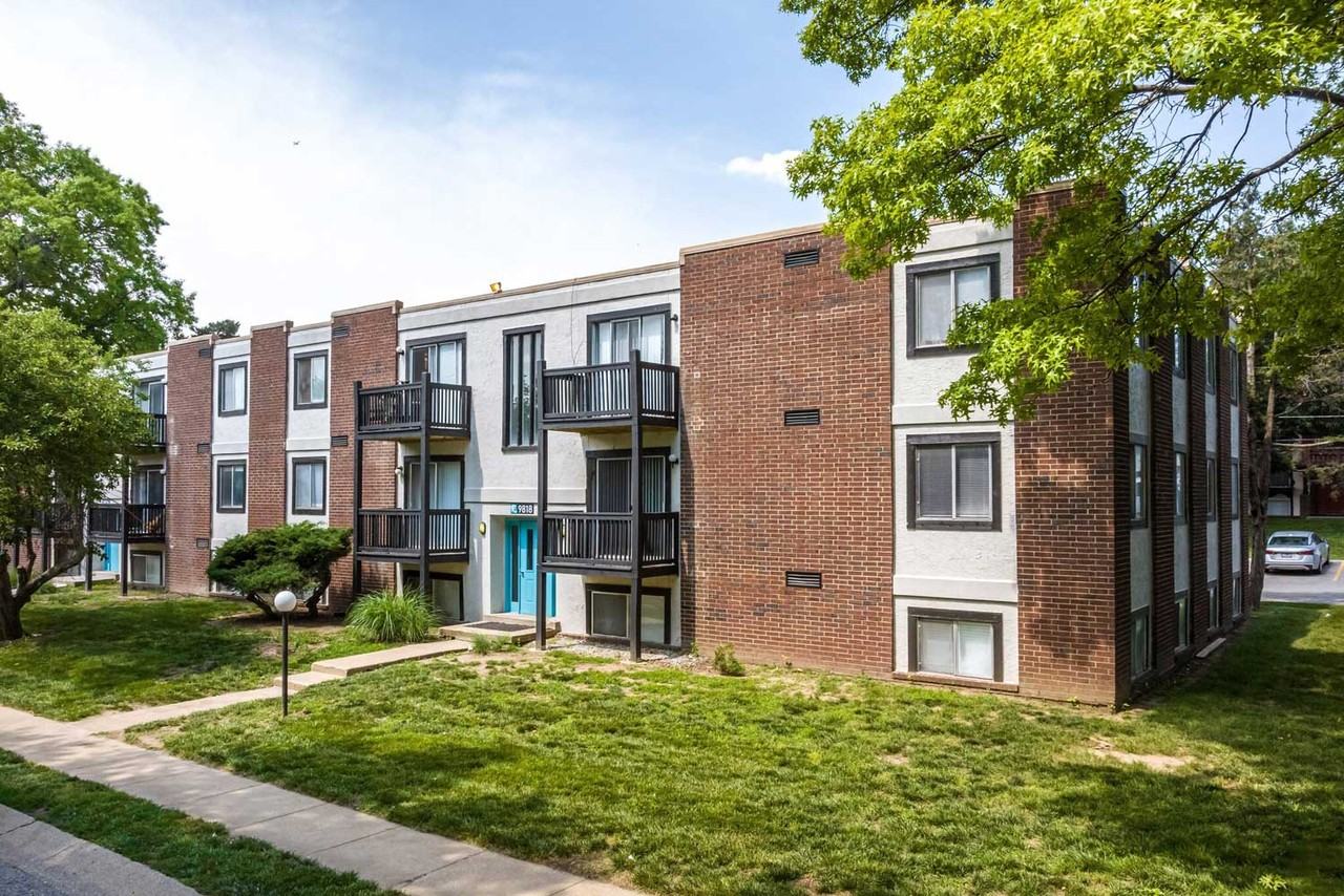 Riviera Apartments - Photo 2 of 28