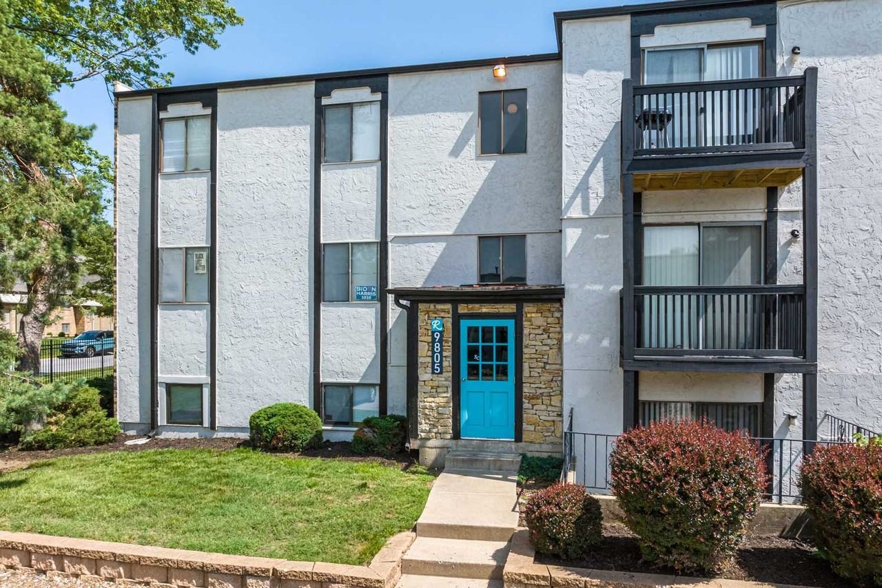 Riviera Apartments - Photo 3 of 28