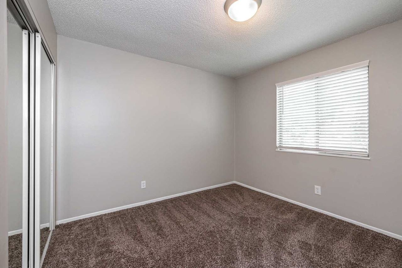 Riviera Apartments - Photo 6 of 28