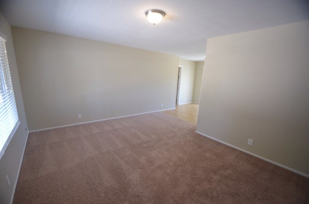 7407 W Hatcher Rd - Photo 2 of 10