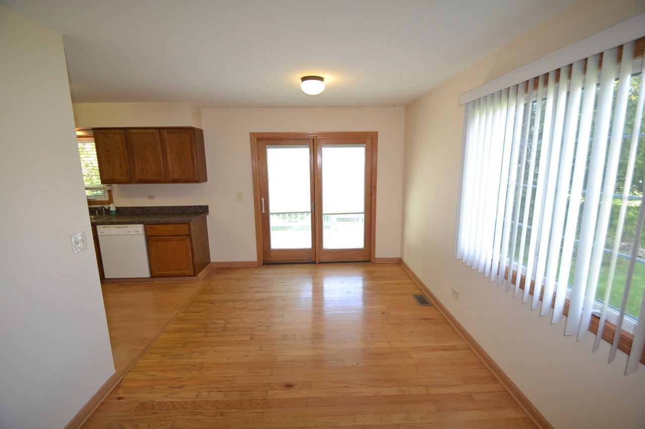 37282 IL-59 - Photo 2 of 16