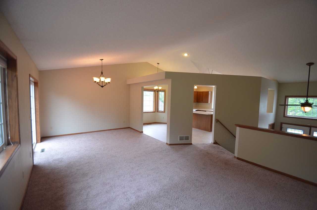 18641 Euclid Path - Photo 2 of 7