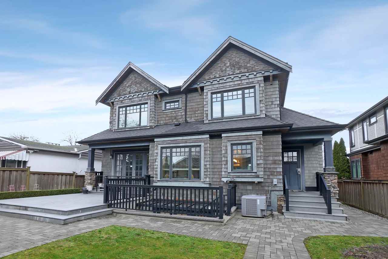 2398 Oliver Crescent - Photo 2 of 17