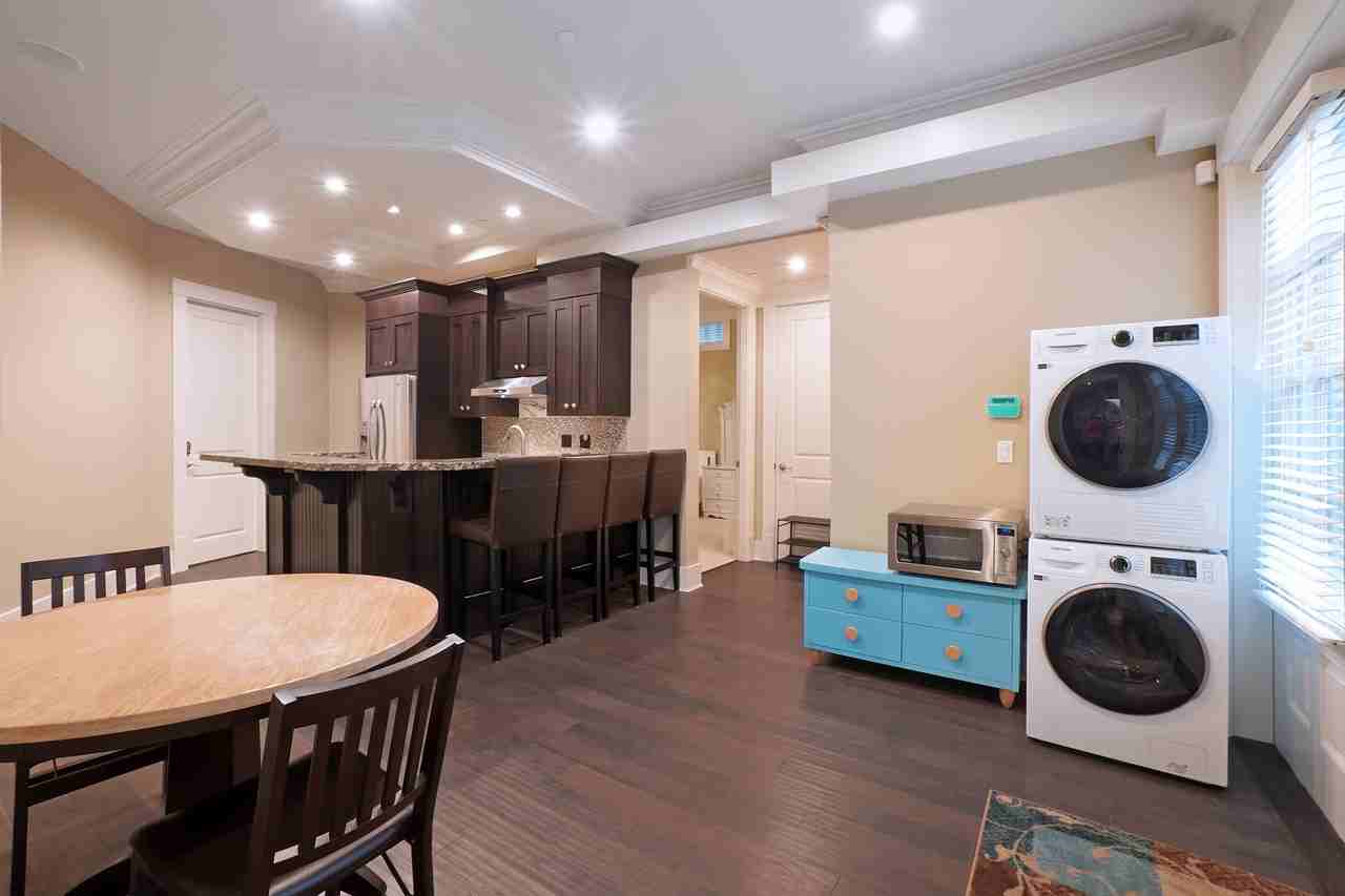 2398 Oliver Crescent - Photo 5 of 17