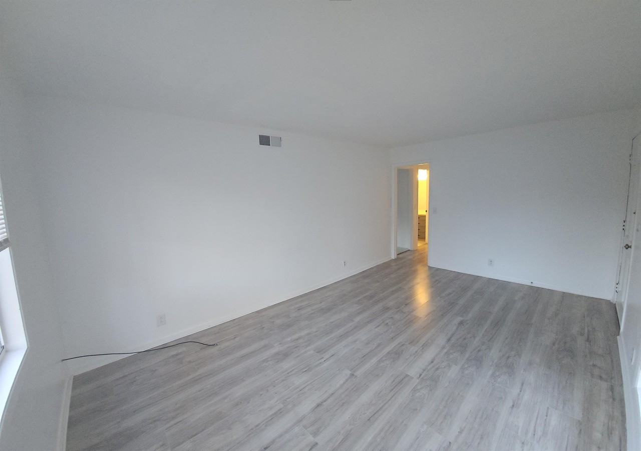 909 Ashland Ave #1 - Photo 4 of 36