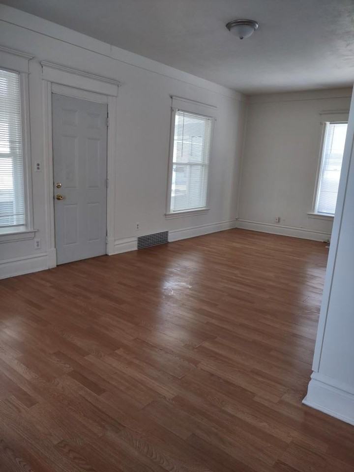 1904 Charles St #1 - Photo 3 of 11