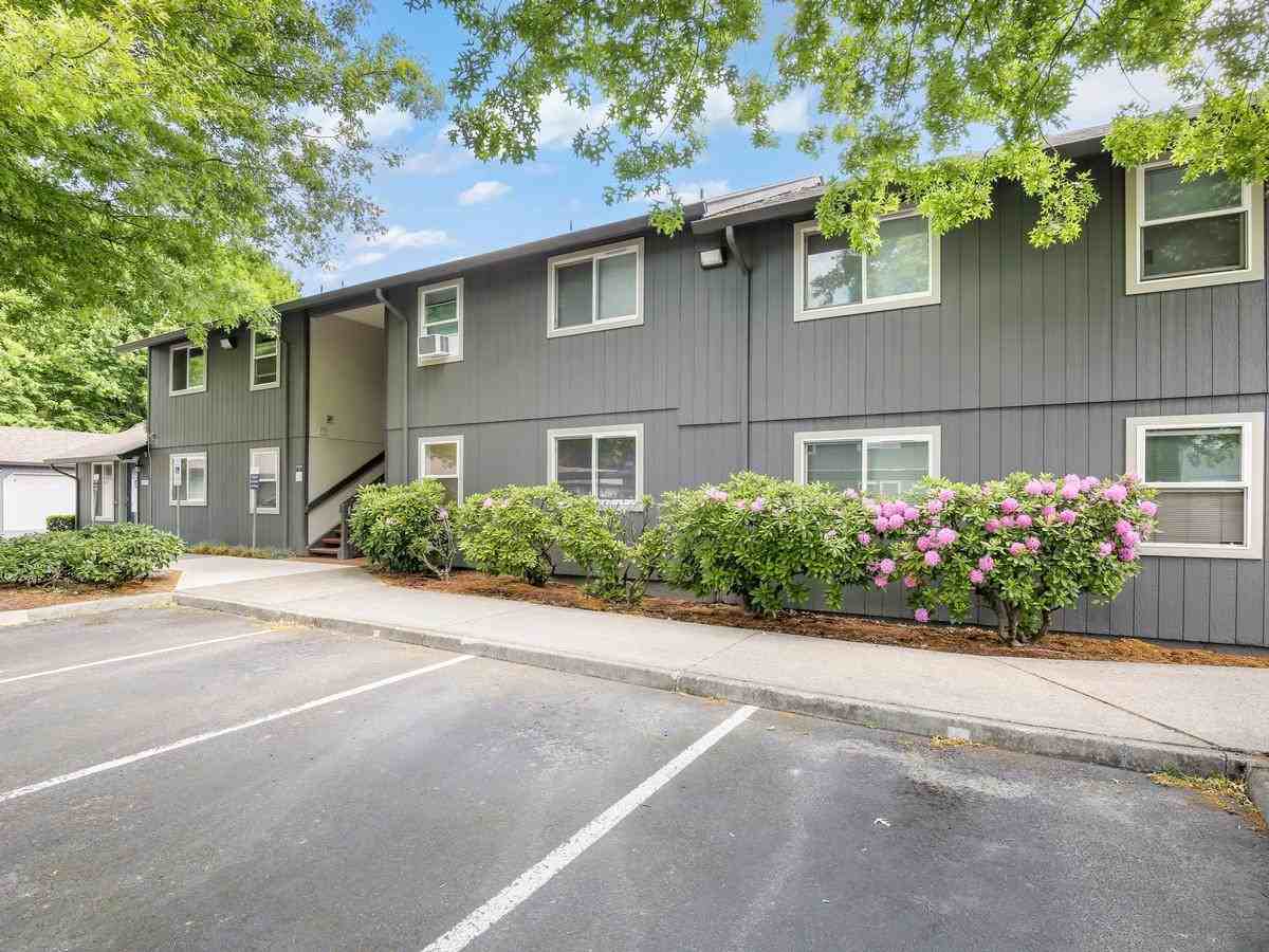 4602 Ne 72nd Ave - Photo 4 of 23