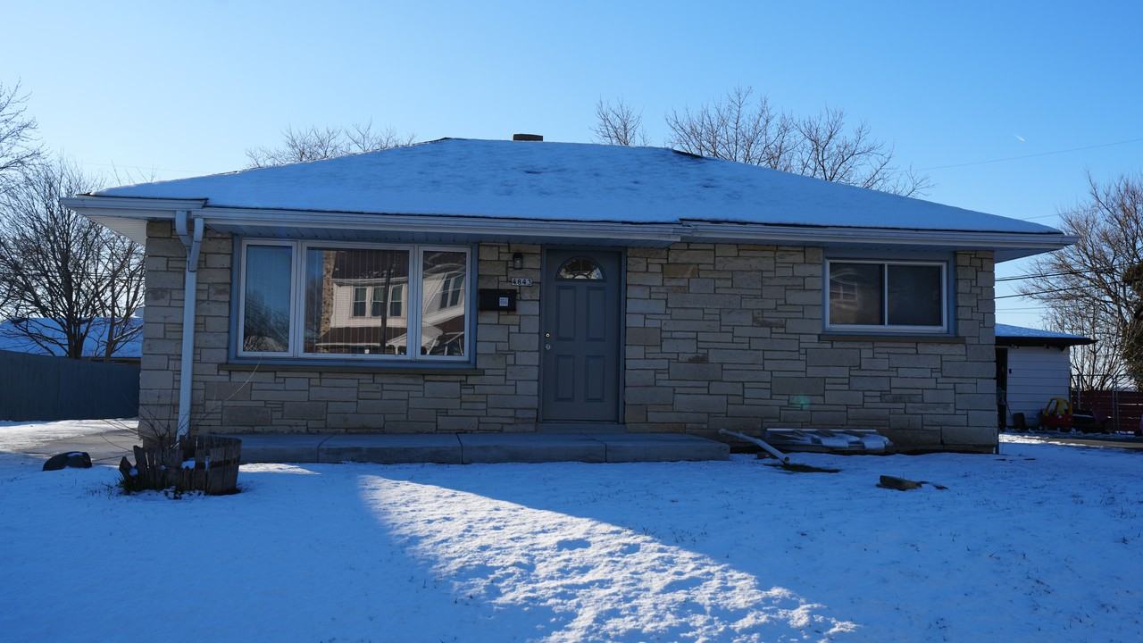 4843 North 91st Street - Photo 2 of 20