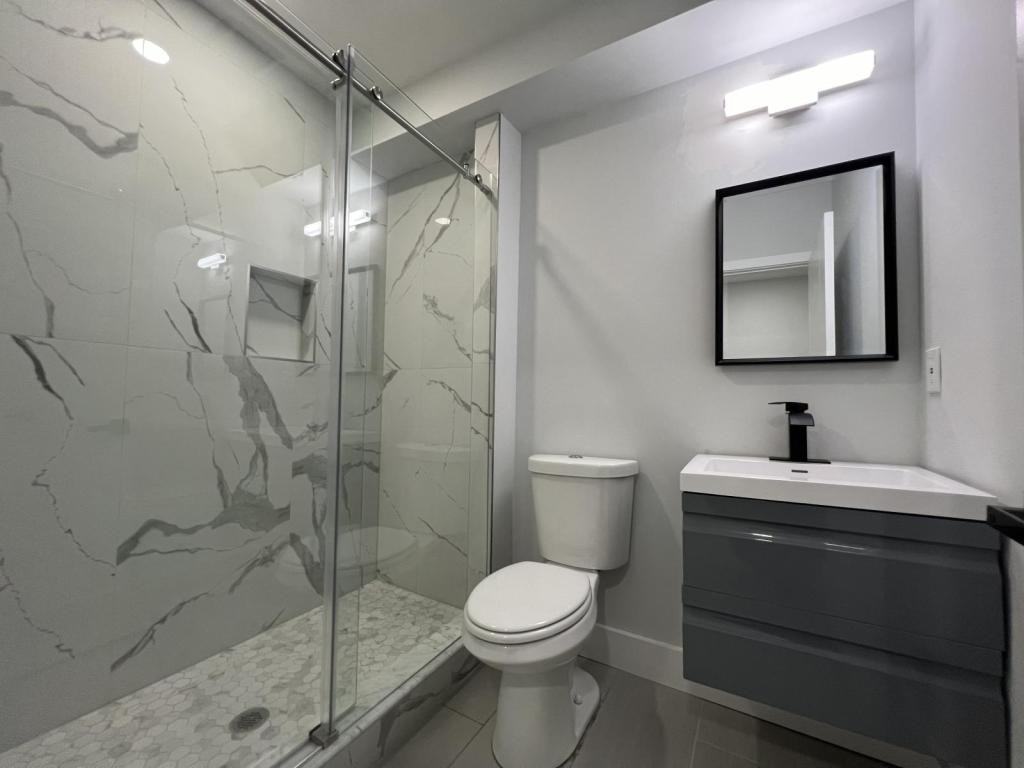 2439 N Marshall St - Photo 4 of 15