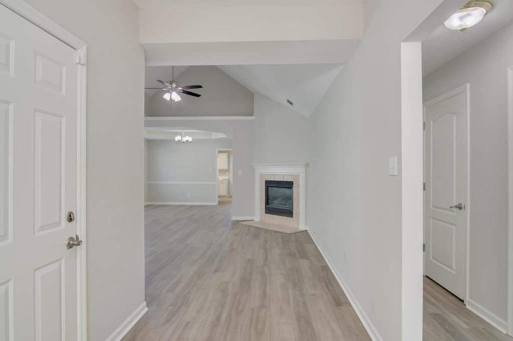 2525 Commons Trace Dr - Photo 4 of 32