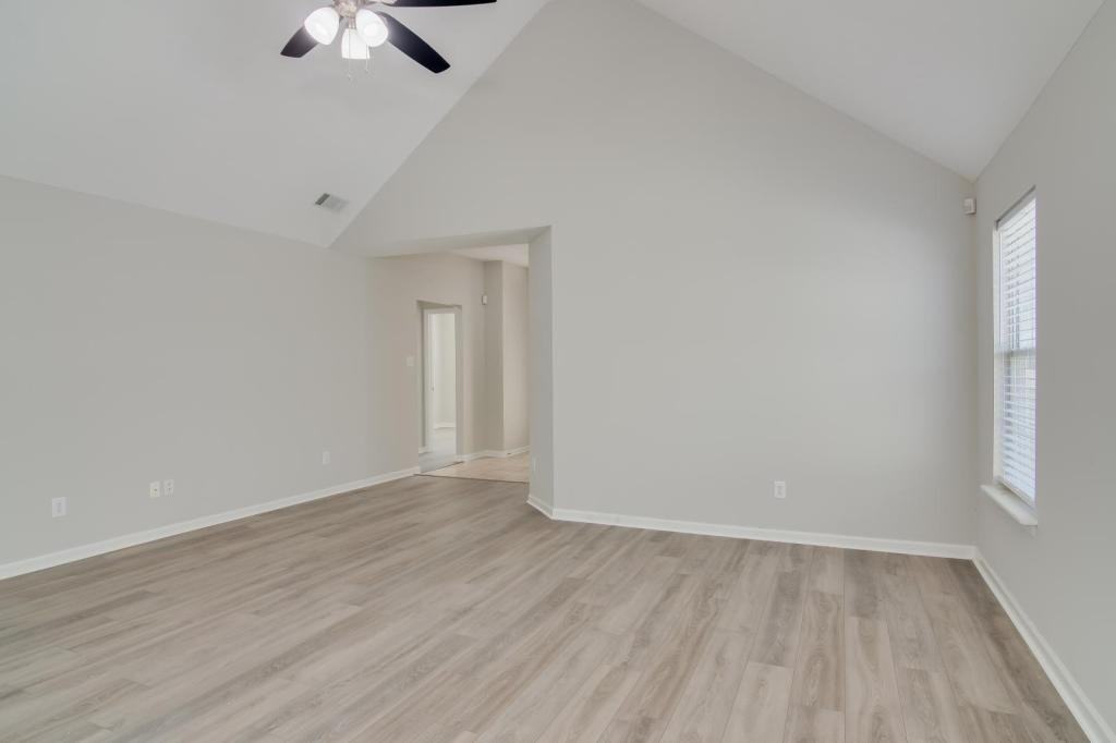 2525 Commons Trace Dr - Photo 7 of 32