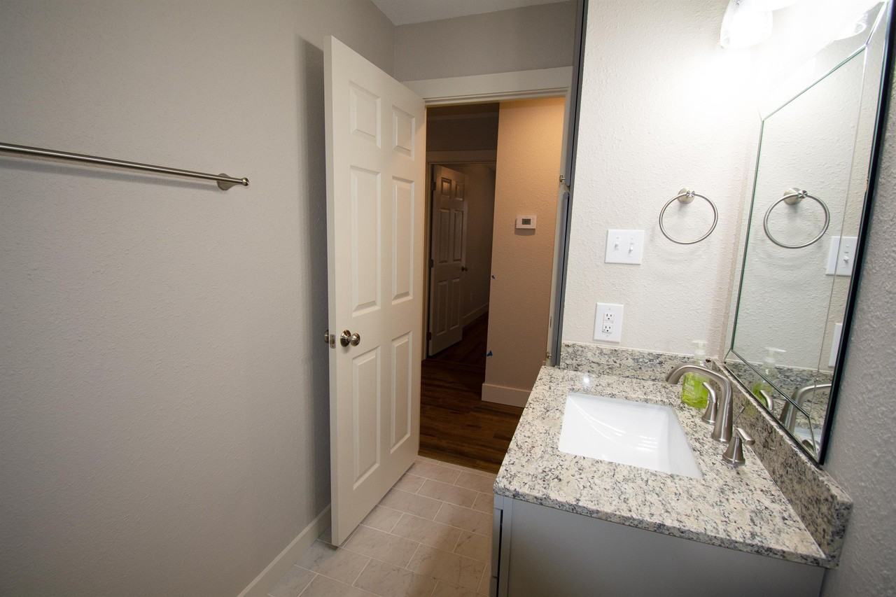 813 West Mansfield Street - Photo 2 of 19