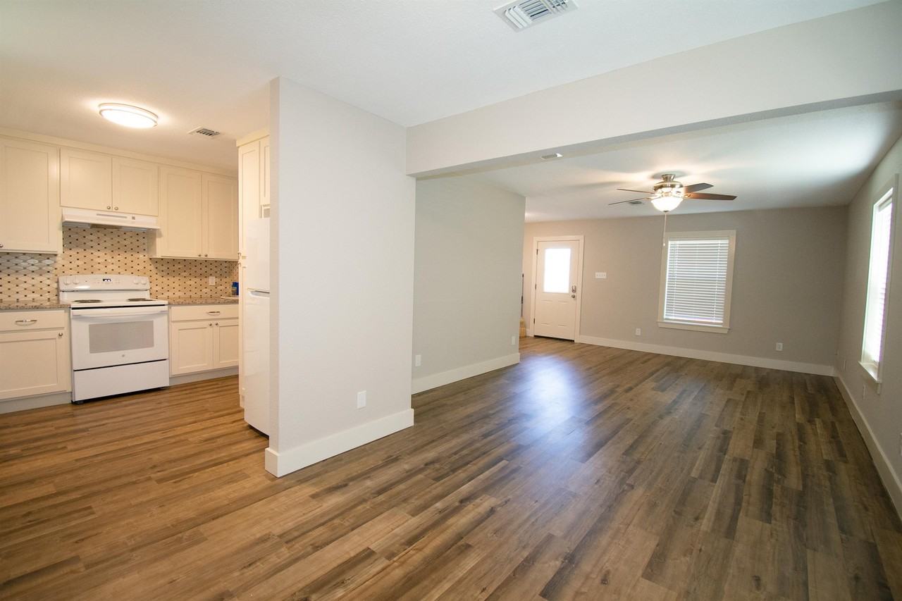 813 West Mansfield Street - Photo 4 of 19